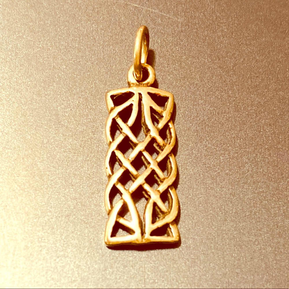Sterling silver Celtic pendant